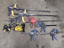 Lot de serres et pinces tous en tres bonne condition.