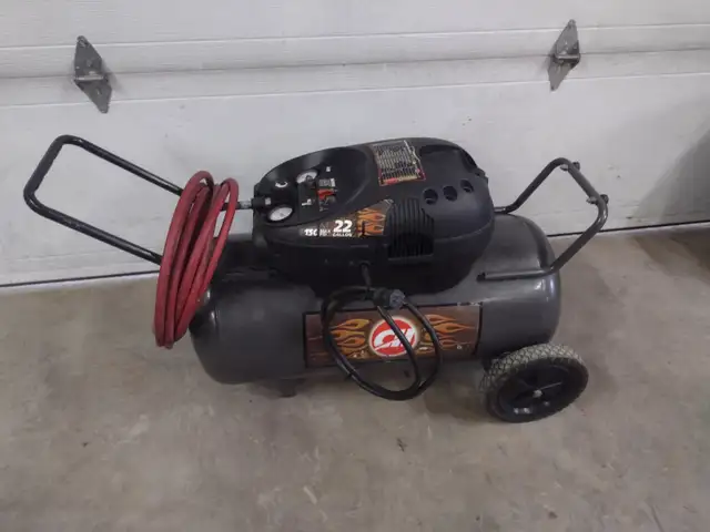 Compresseur portatif 22 gallons avec hose de 25'