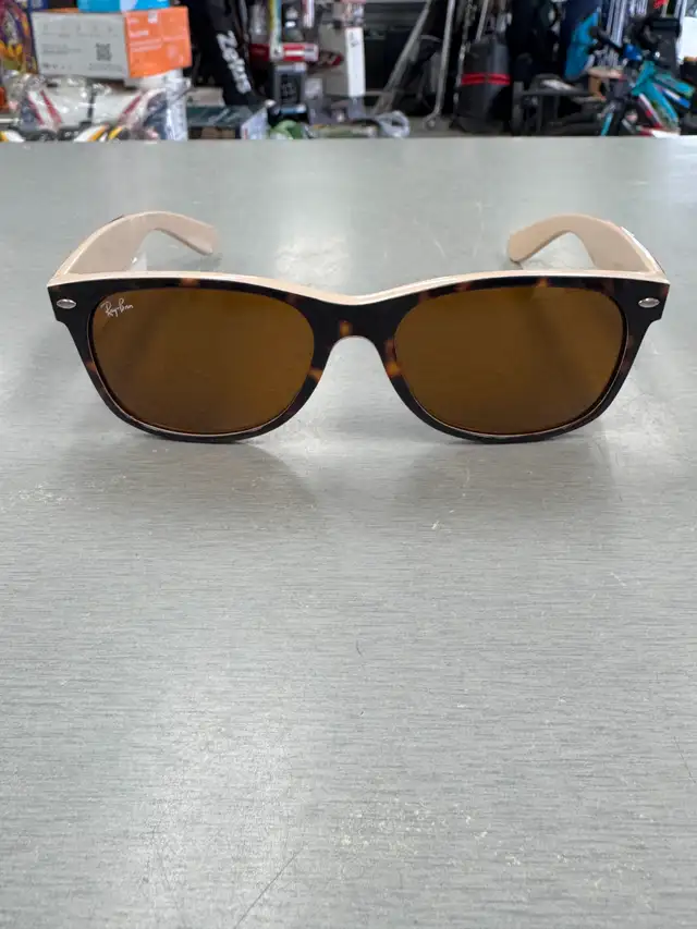 Ray-Ban RB2132 NEW WAYFARER CLASSIC Sunglasses