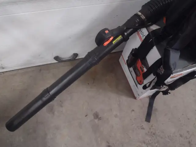 Souffleur a feuille SCHRODER SR-6400L 63.3cc flambant neuf - Photo 3