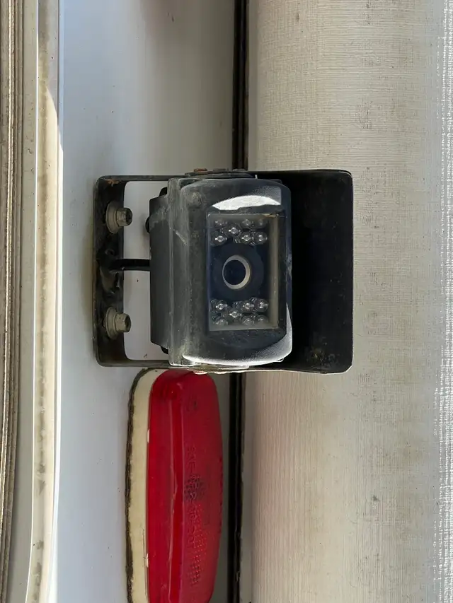 2008 OKANAGAN 811SL, TRUCK CAMPER, SOLAR, GENERATOR, INVERTER - Photo 18