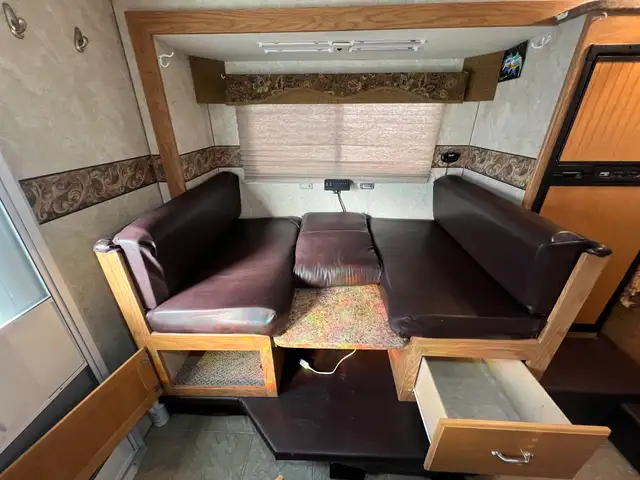 2008 OKANAGAN 811SL, TRUCK CAMPER, SOLAR, GENERATOR, INVERTER - Photo 26