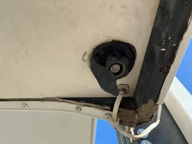 2008 OKANAGAN 811SL, TRUCK CAMPER, SOLAR, GENERATOR, INVERTER - Photo 34