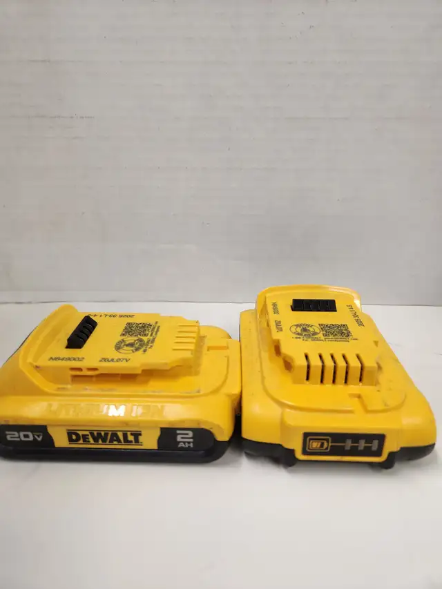 dewalt  drill/driver combo kit w/2x batt & charger in bag - Photo 3