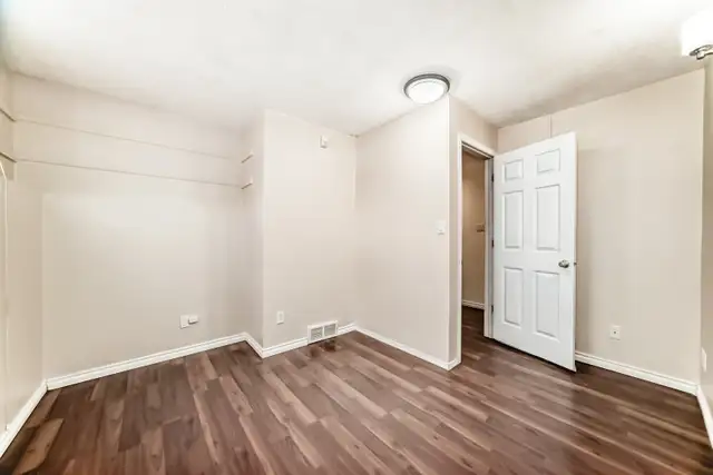 3 Bed 1 Bath Unit - 2-327 Dalhousie - Photo 5