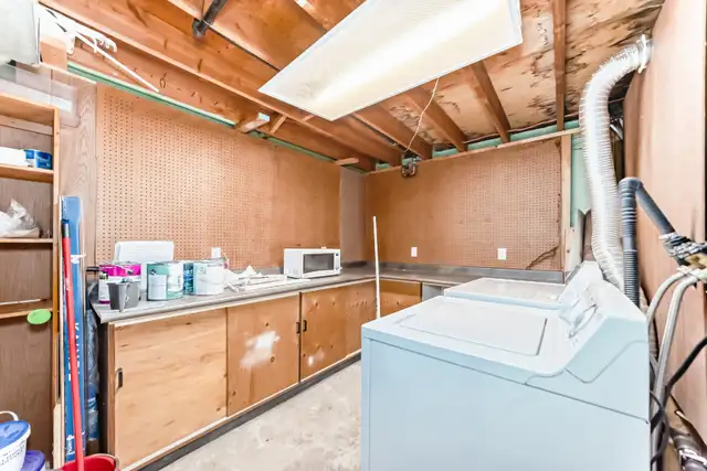 3 Bed 1 Bath Unit - 2-327 Dalhousie - Photo 9