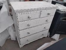 Bureau de chambre antique en très bonne condition.