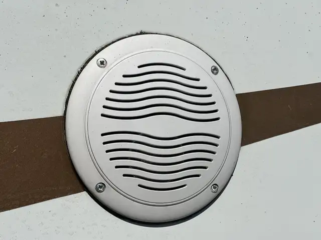 2010 CHAPARRAL 270RKS, REAR KITCHEN, COUPLES UNIT - Photo 8