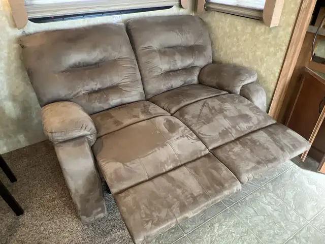 2010 CHAPARRAL 270RKS, REAR KITCHEN, COUPLES UNIT - Photo 17