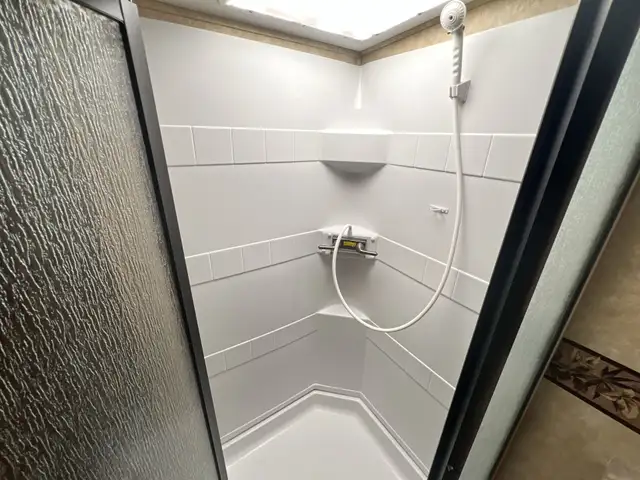 2010 CHAPARRAL 270RKS, REAR KITCHEN, COUPLES UNIT - Photo 26