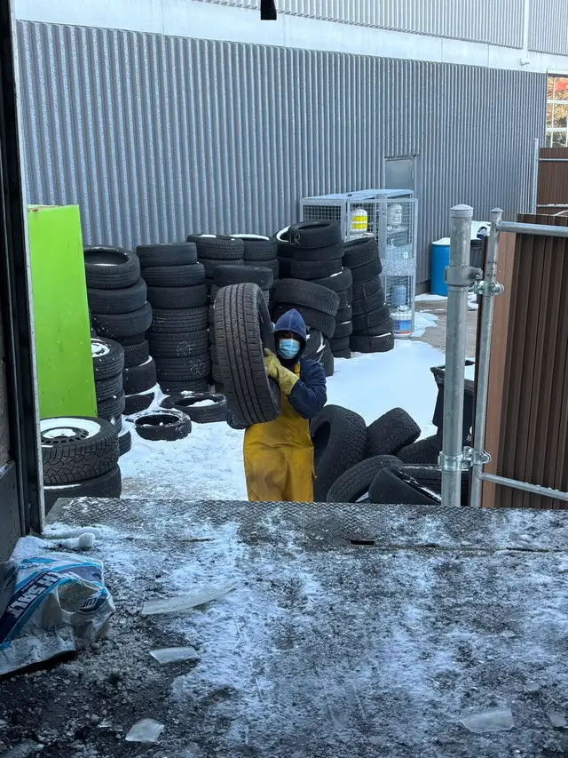 hiring helper/ worker - Photo 3