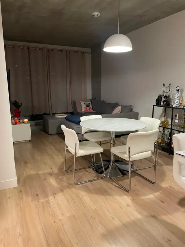 URGENT - condo 3.5 à loué.