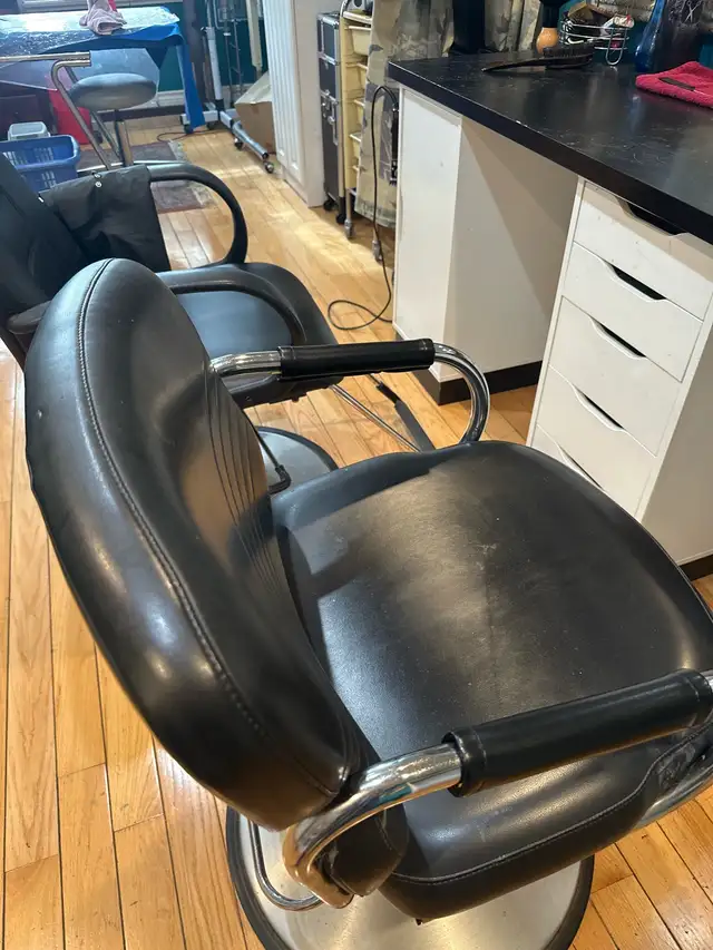 Hairstyling Space for Rent.