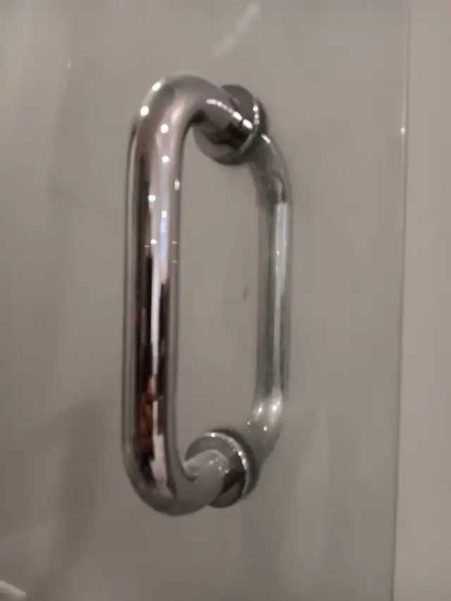 3/8' thick glass shower door 78 x 25.75 inches - Photo 2