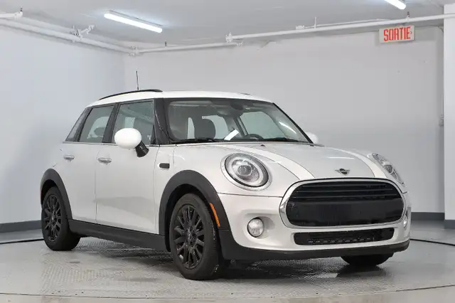 2019 MINI 5 Door Cooper