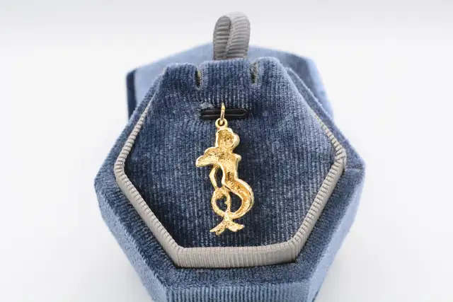 10K MERMAID PENDANT - Photo 6