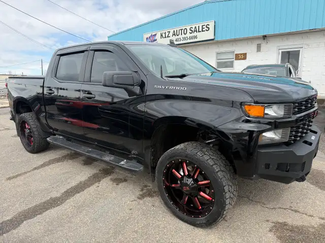2021 Chevrolet Silverado 1500 Custom LIFTED!
