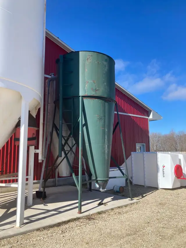 5 ton feed bin -Offers?? - Photo 8