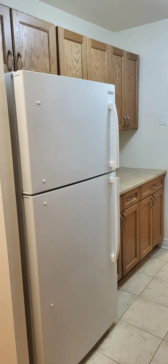 CENTRALLY LOCATED ONE BEDROOM Immediate Occupancy - Photo 2