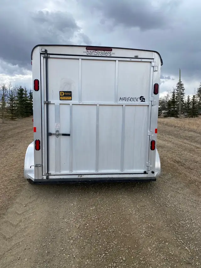 Horse trailer - Photo 4