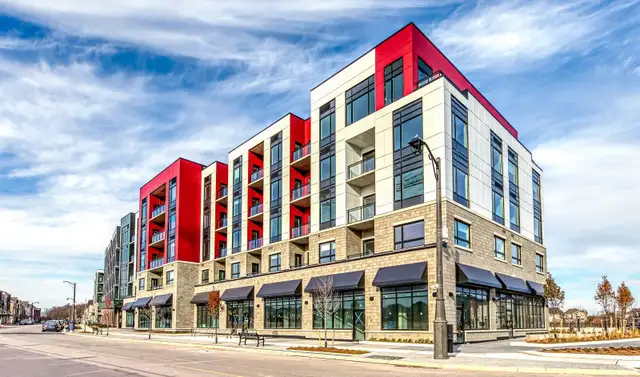 Beautifully Upgraded Spacious 2 Bedroom Condo in the Preserve!