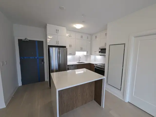 Beautifully Upgraded Spacious 2 Bedroom Condo in the Preserve! - Photo 2