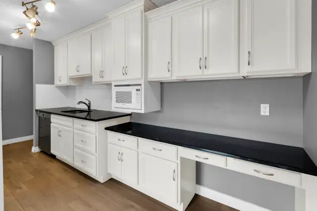 PRICE DROP! UPDATED 2 BED SUNALTA DOWNTOWN CONDO FOR SALE - Photo 6