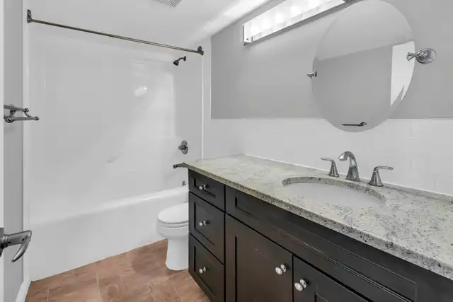 PRICE DROP! UPDATED 2 BED SUNALTA DOWNTOWN CONDO FOR SALE - Photo 9