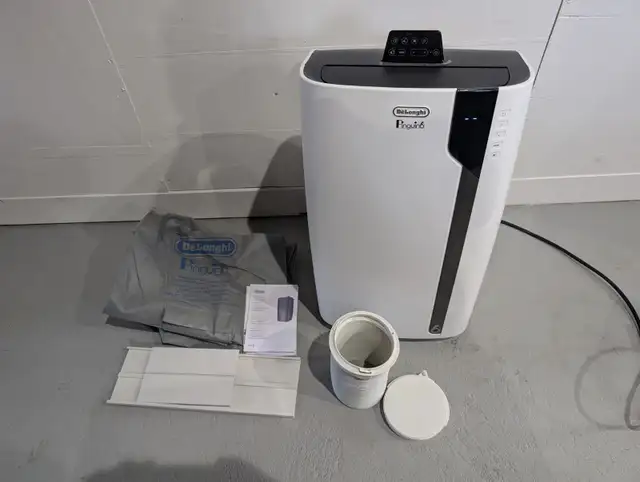 DeLonghi 14,000 BTU Portable Air Conditioner For Sale - Photo 8