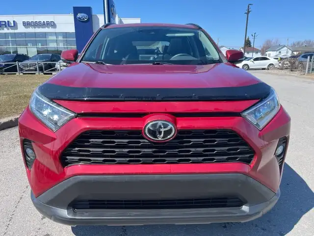 2021 Toyota RAV4 XLE - Photo 2