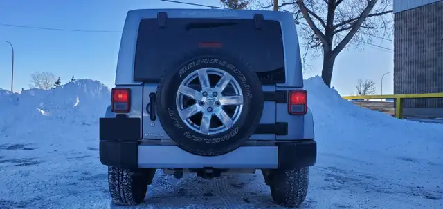 2016 Jeep Wrangler Unlimited Sahara - Removable Roof, No Issues! - Photo 5
