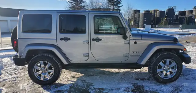 2016 Jeep Wrangler Unlimited Sahara - Removable Roof, No Issues! - Photo 6