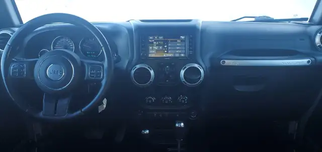 2016 Jeep Wrangler Unlimited Sahara - Removable Roof, No Issues! - Photo 13