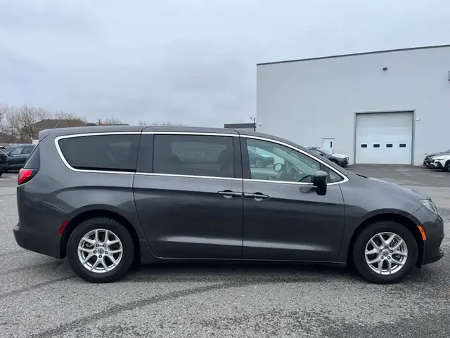 2022 Chrysler Grand Caravan SXT - Photo 8