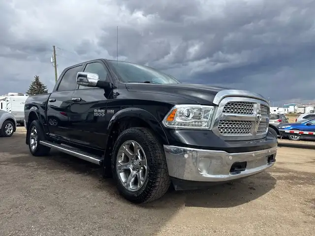 2016 Ram 1500 Laramie- WARRANTY INC, REMOTE START, LEATHER, ROOF - Photo 7