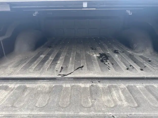 2016 Ram 1500 Laramie- WARRANTY INC, REMOTE START, LEATHER, ROOF - Photo 17