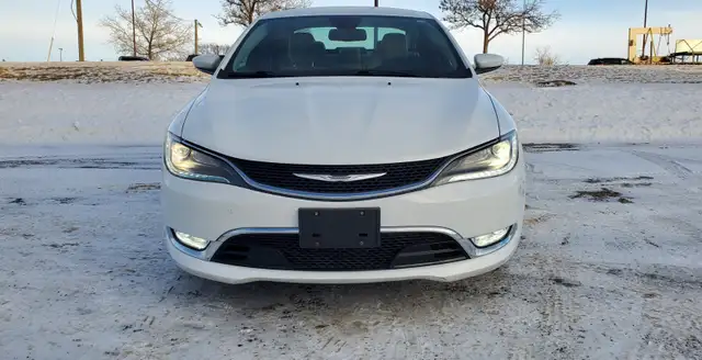 2015 CHRYSLER 200C V6 - AWD, Loaded Luxury Trim, Remote Start - Photo 2