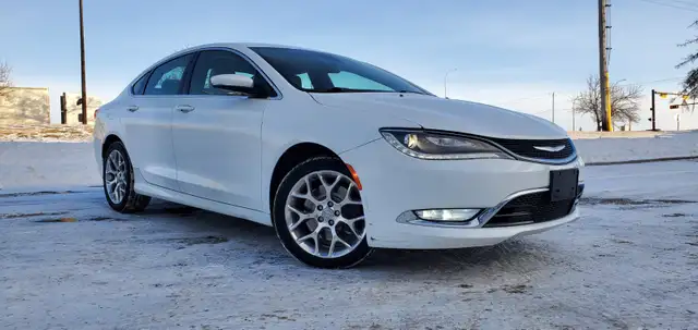 2015 CHRYSLER 200C V6 - AWD, Loaded Luxury Trim, Remote Start - Photo 3