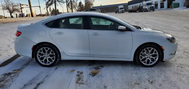 2015 CHRYSLER 200C V6 - AWD, Loaded Luxury Trim, Remote Start - Photo 4