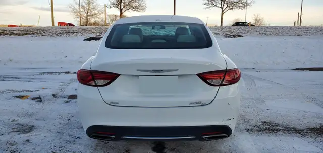 2015 CHRYSLER 200C V6 - AWD, Loaded Luxury Trim, Remote Start - Photo 5