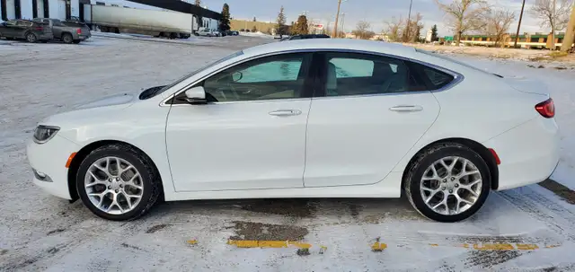 2015 CHRYSLER 200C V6 - AWD, Loaded Luxury Trim, Remote Start - Photo 6