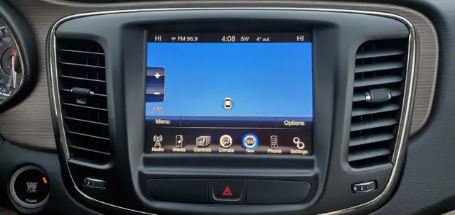 2015 CHRYSLER 200C V6 - AWD, Loaded Luxury Trim, Remote Start - Photo 16