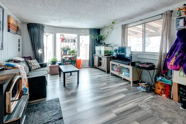 AFFORDABLE MOVE-IN READY HUNTINGTON HILLS HOME FOR SALE - Photo 3