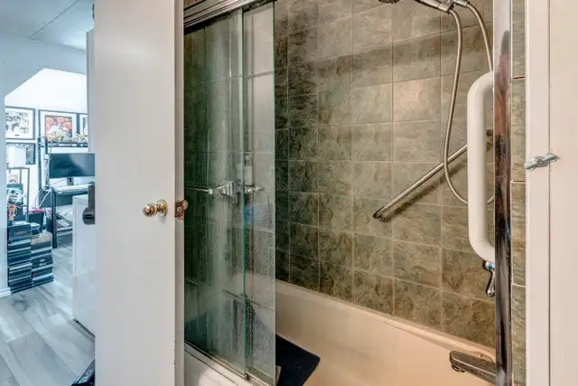 AFFORDABLE MOVE-IN READY HUNTINGTON HILLS HOME FOR SALE - Photo 7