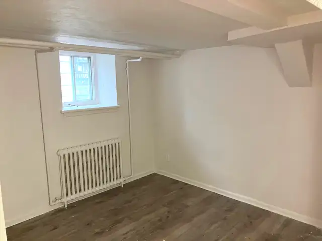Sandy Hill Basement Bachelor/Studio Apartment for Rent -257 Daly - Photo 4