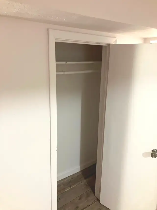 Sandy Hill Basement Bachelor/Studio Apartment for Rent -257 Daly - Photo 8