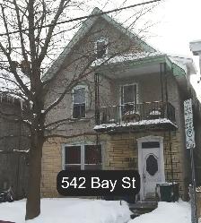 HUGE 2 Bedroom   Den, 2 Bathroom Centretown Apartment 542 Bay St