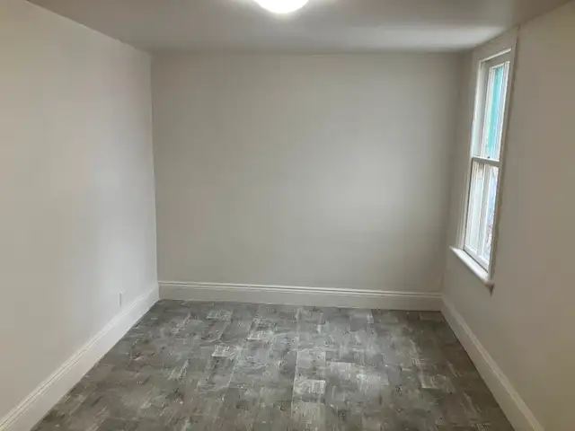 HUGE 2 Bedroom   Den, 2 Bathroom Centretown Apartment 542 Bay St - Photo 5