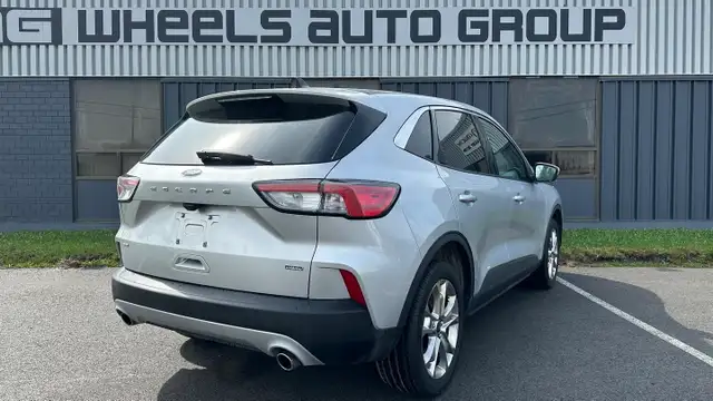 2020 Ford Escape SE Plug-In Hybrid - Photo 4