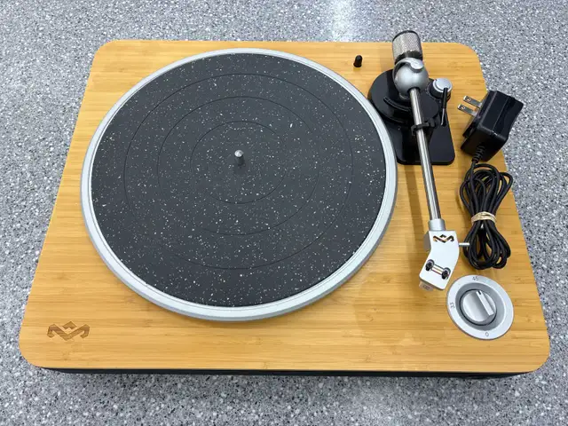 Marley EM-JT000 Turntable